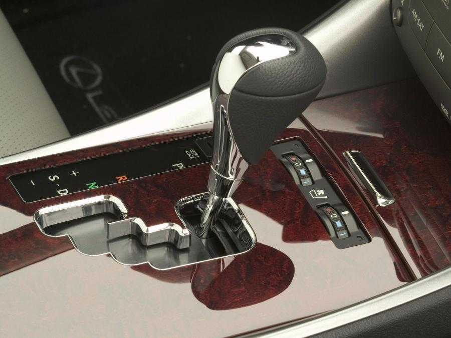  Lexus IS350 2005 года  (фото 75 из 82)